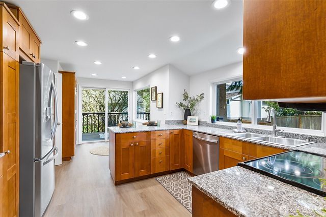 15710 SE 46th Way, Bellevue, WA 98006