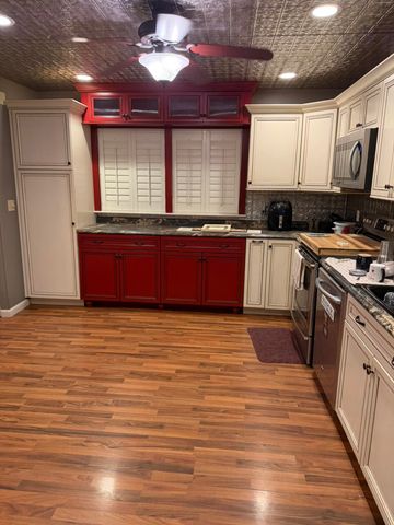 2702 Paula Drive Drive, West Plains, MO 65775