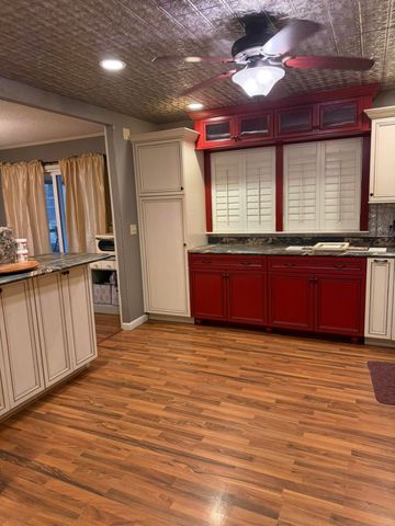 2702 Paula Drive Drive, West Plains, MO 65775