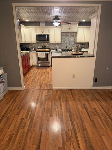 2702 Paula Drive Drive, West Plains, MO 65775