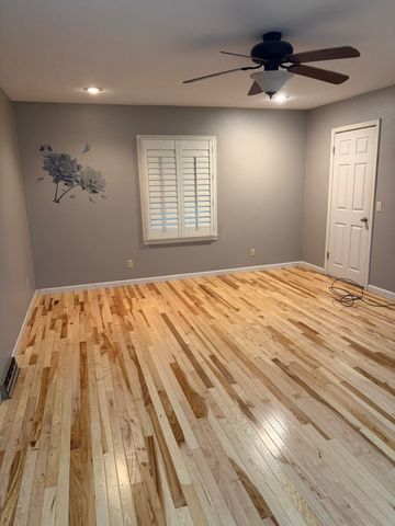 2702 Paula Drive Drive, West Plains, MO 65775