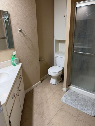 2702 Paula Drive Drive, West Plains, MO 65775