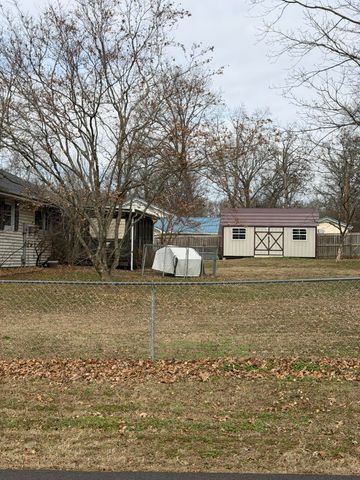 2702 Paula Drive Drive, West Plains, MO 65775