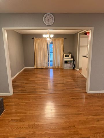 2702 Paula Drive Drive, West Plains, MO 65775