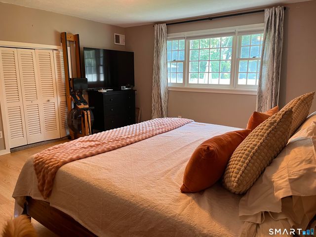 2196 North Benson Road, Fairfield, CT 06824
