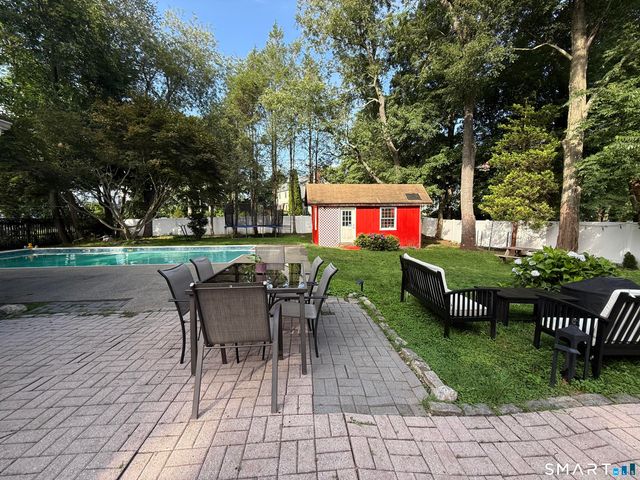 2196 North Benson Road, Fairfield, CT 06824