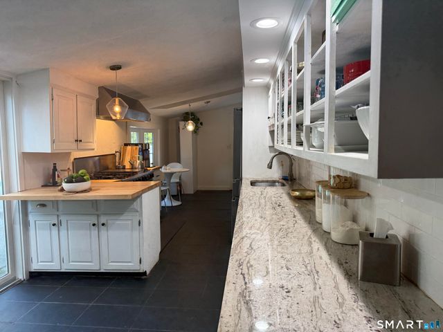 2196 North Benson Road, Fairfield, CT 06824