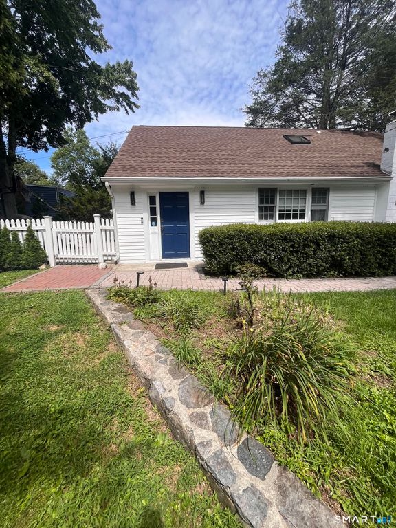 2196 North Benson Road, Fairfield, CT 06824