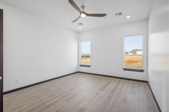 2436 Canyon Circle, Blanchard, OK 73010