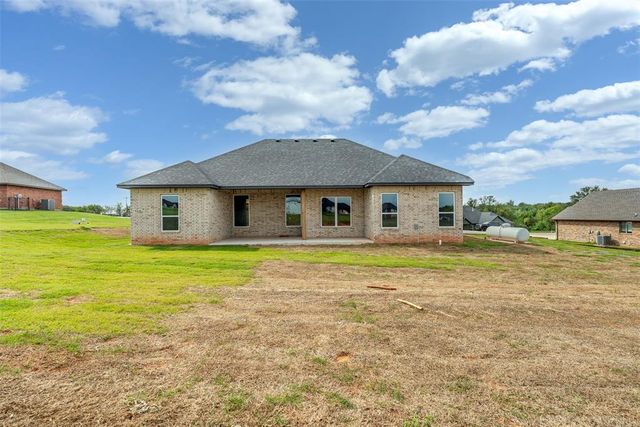 2436 Canyon Circle, Blanchard, OK 73010