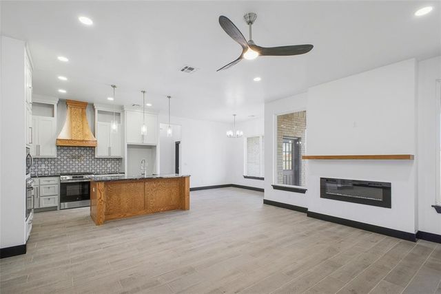 2436 Canyon Circle, Blanchard, OK 73010