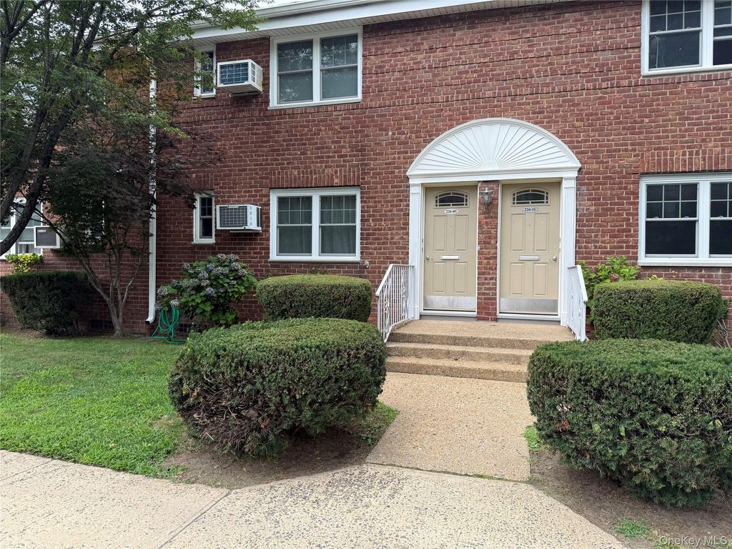 226-09 Union Turnpike B, Oakland Gardens, NY 11364 — photo 2
