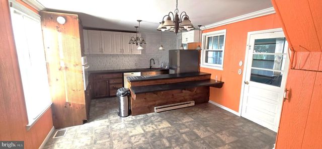 29 E SECOND ST, Waynesboro, PA 17268