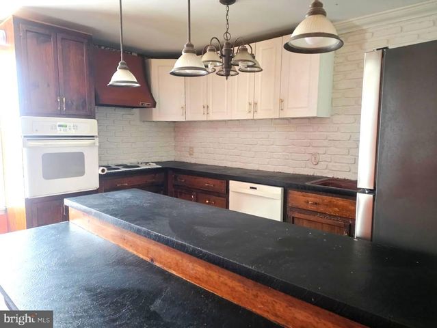 29 E SECOND ST, Waynesboro, PA 17268