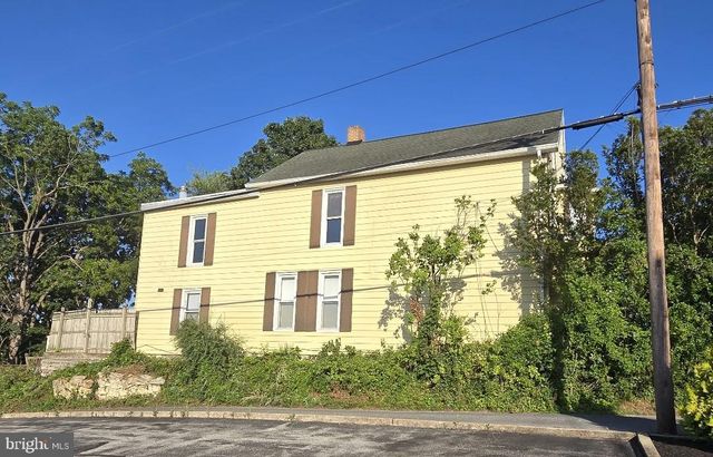 29 E SECOND ST, Waynesboro, PA 17268