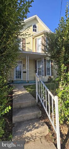 29 E SECOND ST, Waynesboro, PA 17268