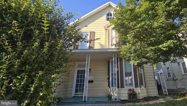 29 E SECOND ST, Waynesboro, PA 17268
