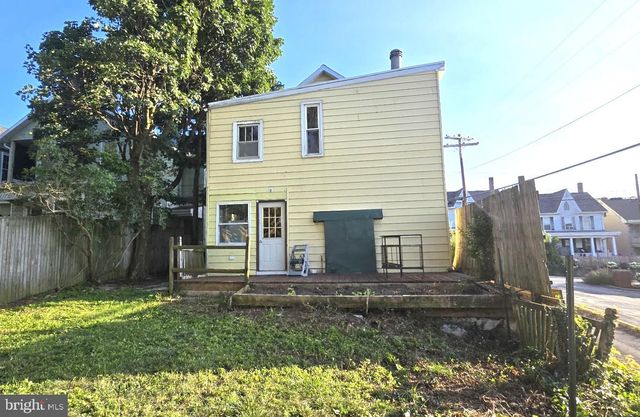 29 E SECOND ST, Waynesboro, PA 17268