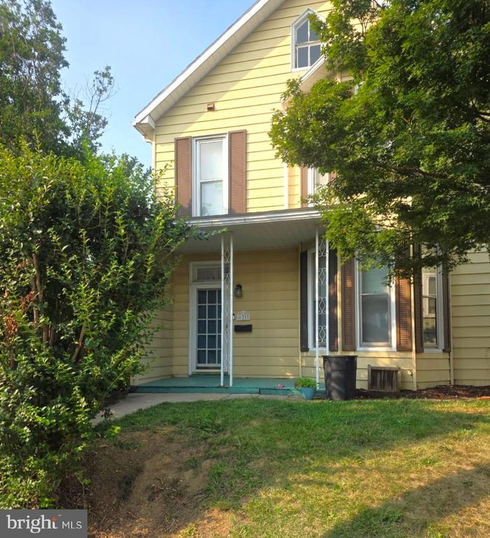 29 E SECOND ST, Waynesboro, PA 17268
