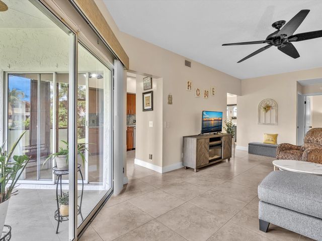 23156 Fountain View Drive D, Boca Raton, FL 33433