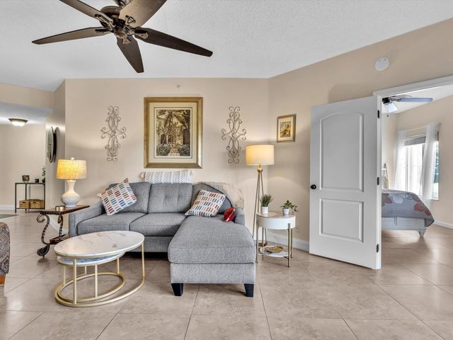 23156 Fountain View Drive D, Boca Raton, FL 33433