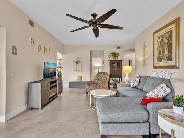 23156 Fountain View Drive D, Boca Raton, FL 33433