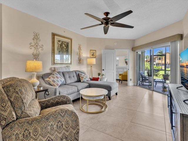 23156 Fountain View Drive D, Boca Raton, FL 33433