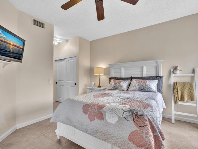 23156 Fountain View Drive D, Boca Raton, FL 33433