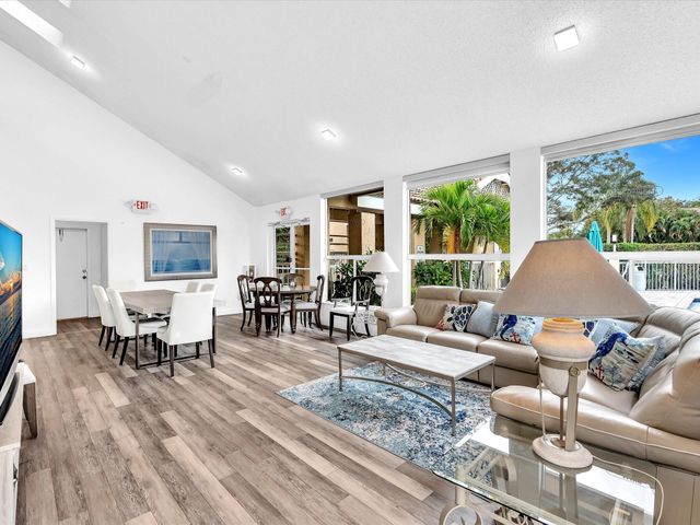 23156 Fountain View Drive D, Boca Raton, FL 33433