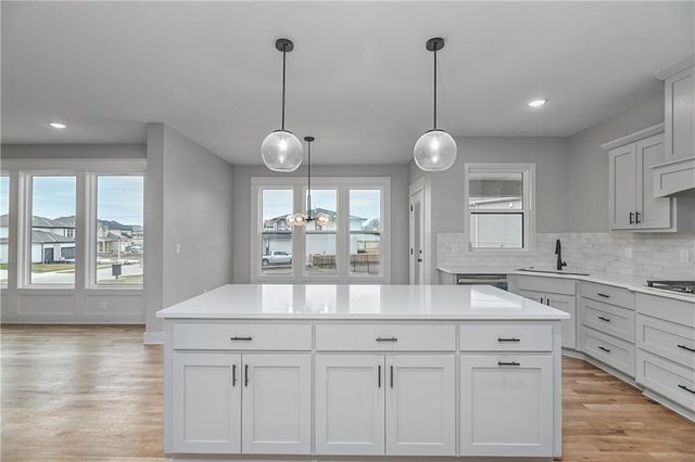 6009 Arapahoe Street, Shawnee, KS 66226
