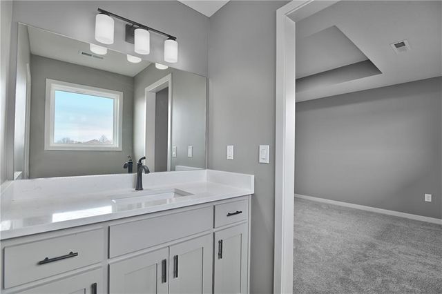 6009 Arapahoe Street, Shawnee, KS 66226