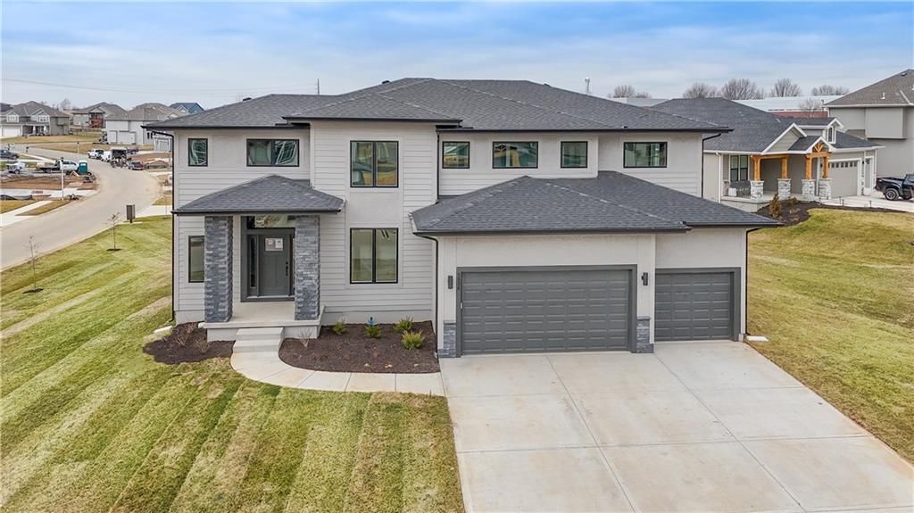 6009 Arapahoe Street, Shawnee, KS 66226