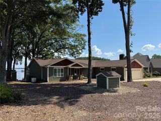 1828 Hagers Point Lane, Denver, NC 28037