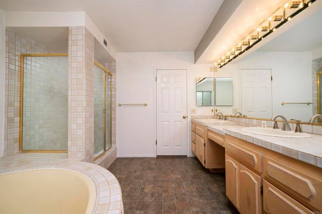 2532 Navarra Drive A, Carlsbad, CA 92009