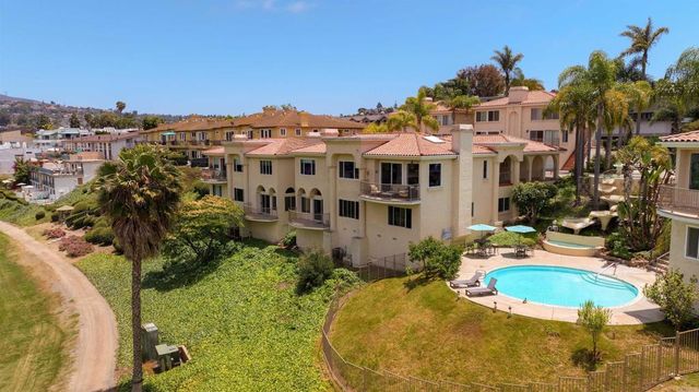 2532 Navarra Drive A, Carlsbad, CA 92009