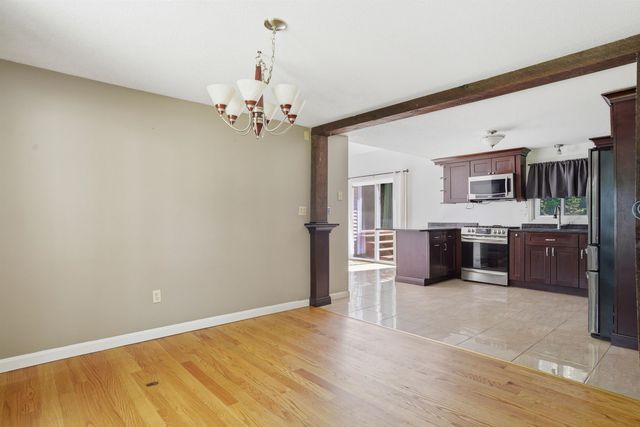 73 Old Chester Road, Derry, NH 03038