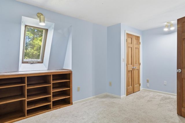 73 Old Chester Road, Derry, NH 03038