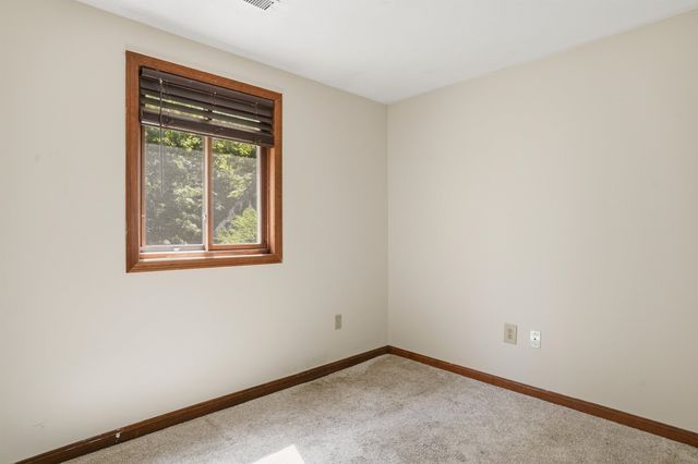 73 Old Chester Road, Derry, NH 03038