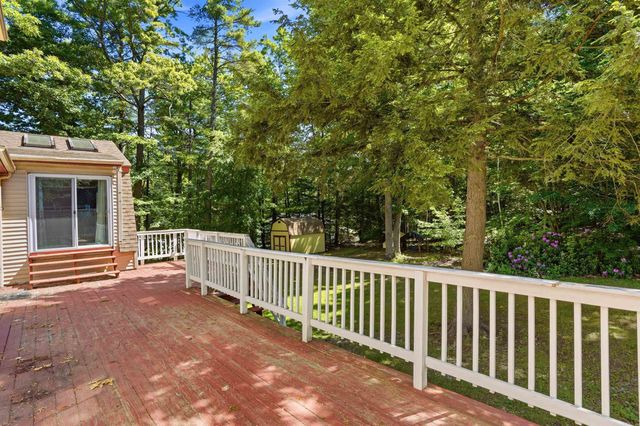 73 Old Chester Road, Derry, NH 03038