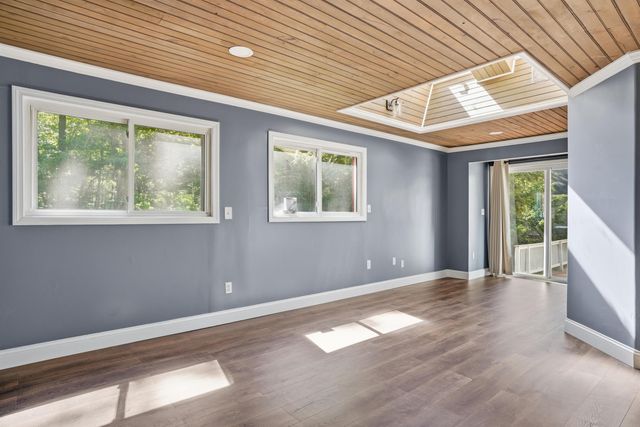 73 Old Chester Road, Derry, NH 03038