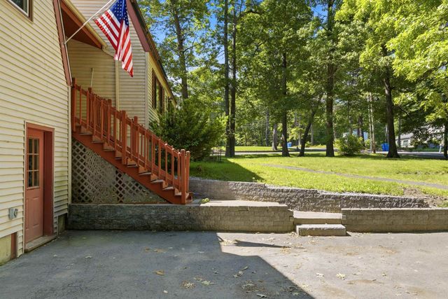 73 Old Chester Road, Derry, NH 03038