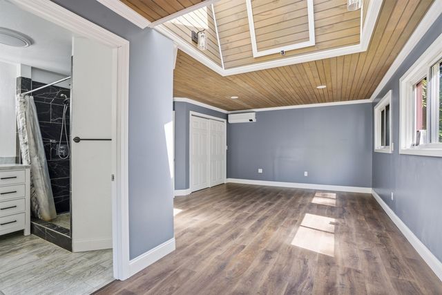 73 Old Chester Road, Derry, NH 03038