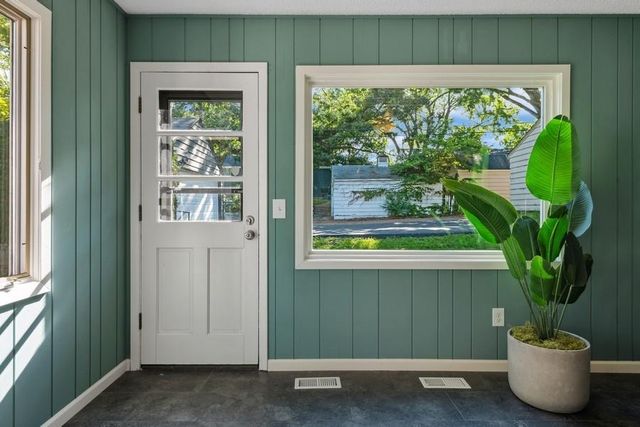 3424 Abbott Avenue N, Robbinsdale, MN 55422