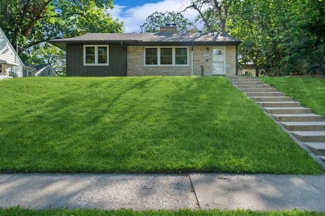 3424 Abbott Avenue N, Robbinsdale, MN 55422