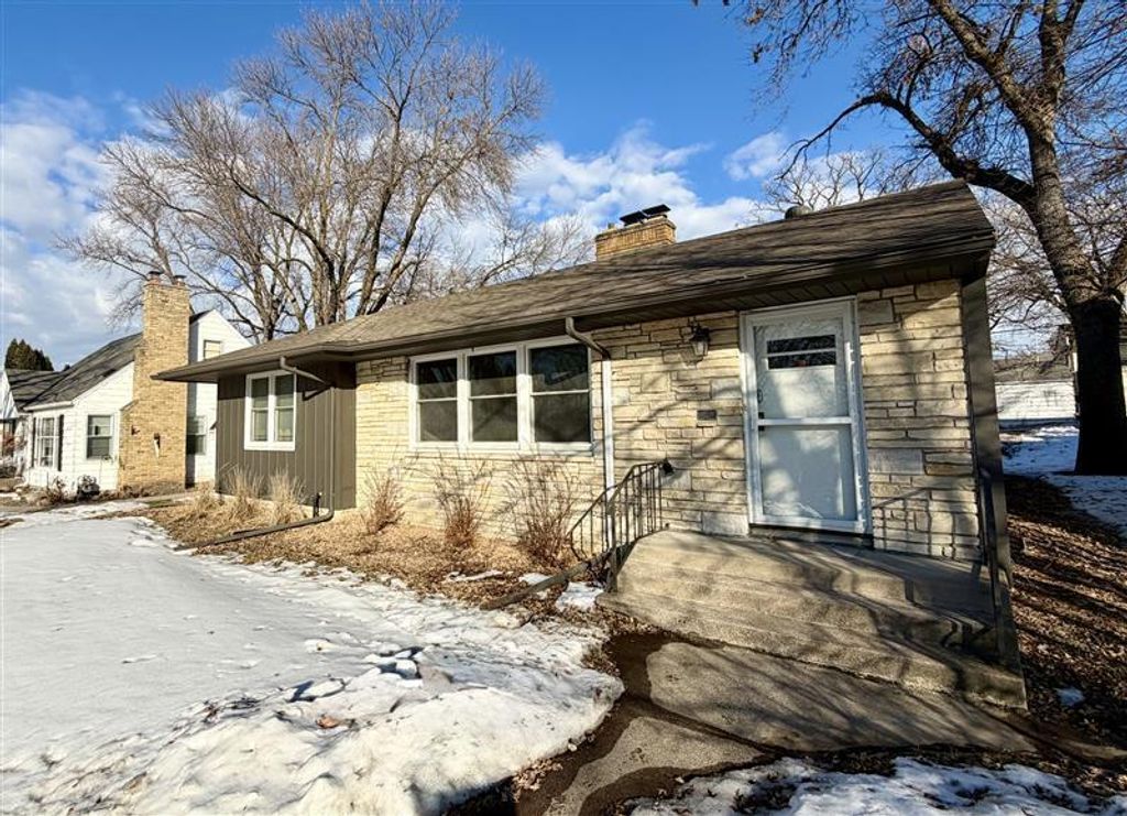 3424 Abbott Avenue N, Robbinsdale, MN 55422