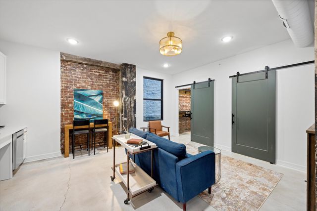 117 E 7th St Apt 507C, Chattanooga, TN 37402