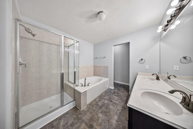 11515 Champions Green Drive, Houston, TX 77066