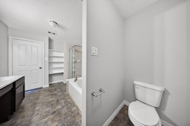 11515 Champions Green Drive, Houston, TX 77066