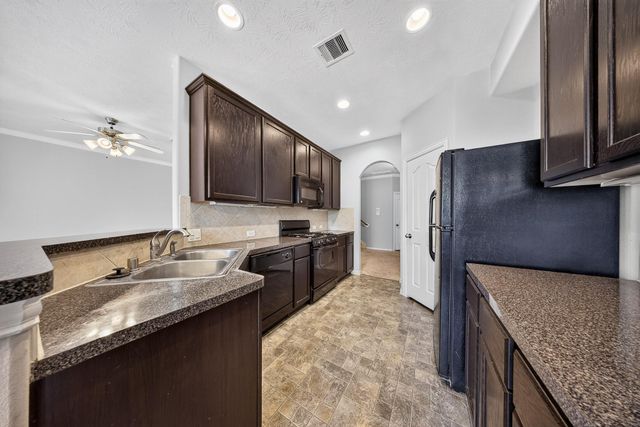 11515 Champions Green Drive, Houston, TX 77066