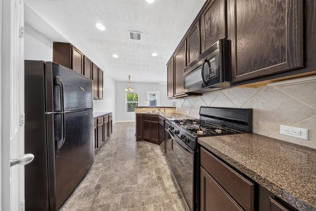 11515 Champions Green Drive, Houston, TX 77066